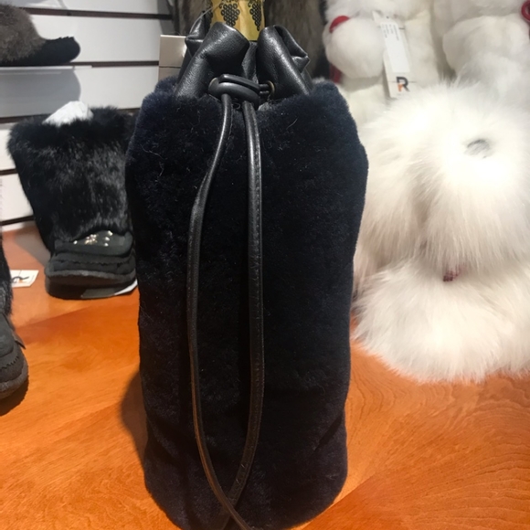 REAL RECYCLED FUR wine bags - Picture 3 of 3
